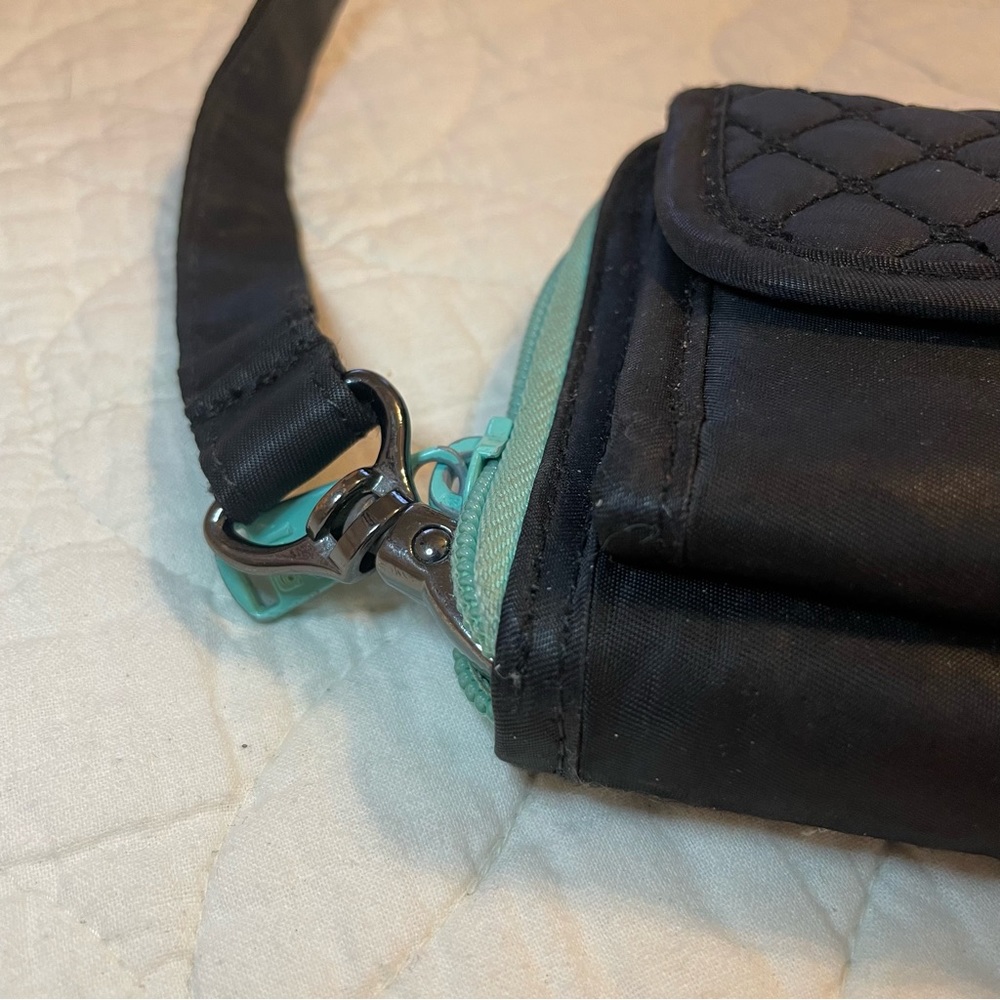 Lug Kickflip Convertible Wallet - Picture 2 of 9